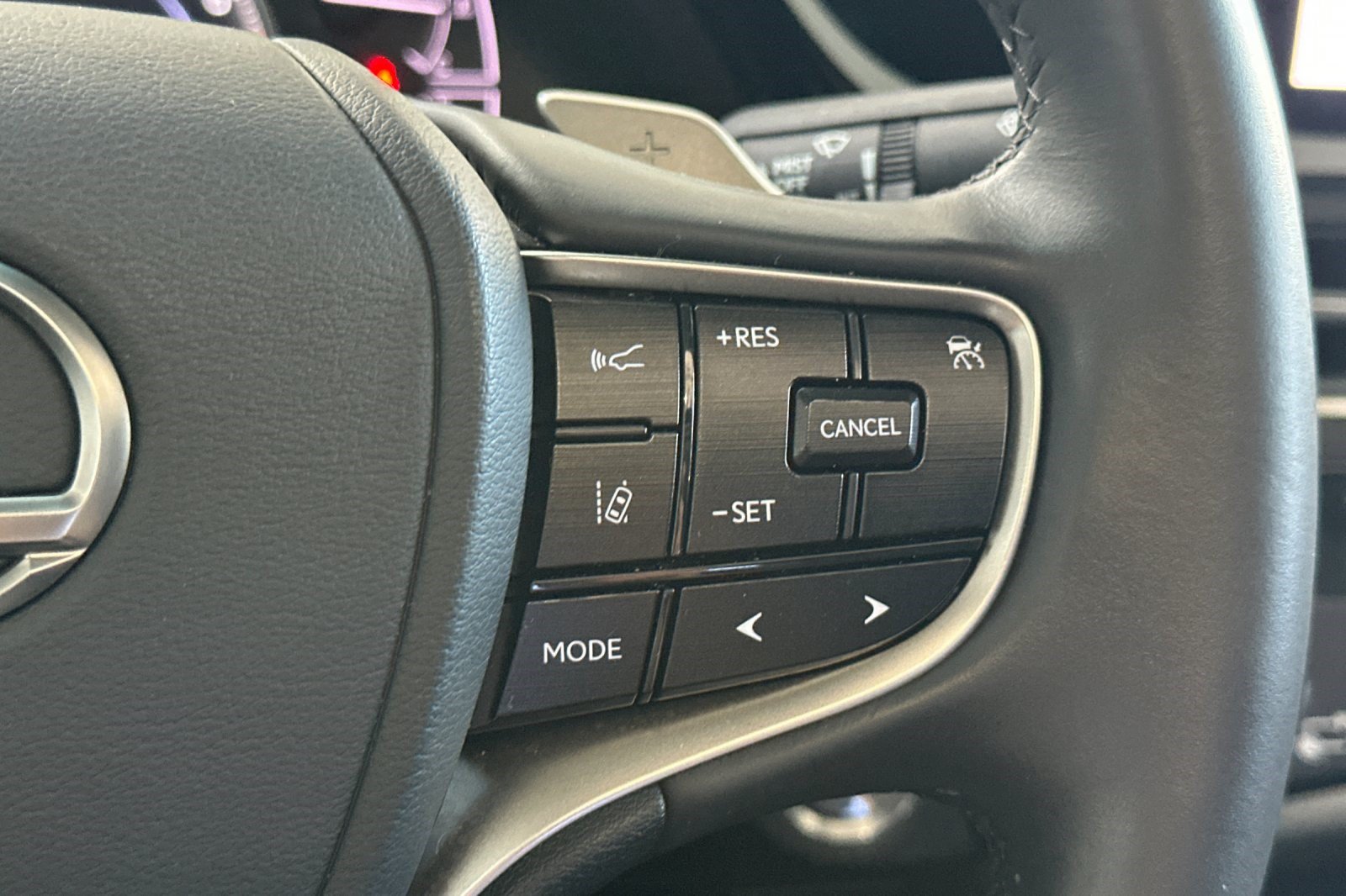 Used 2024 Lexus ES 350 w/ Accessory Package (Z1) FWD image 30