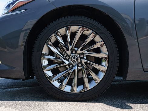 Used 2024 Lexus ES 350 w/ Luxury Package FWD image 13