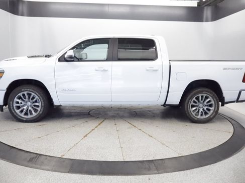 Used 2023 RAM 1500 Laramie AWD/4WD image 9