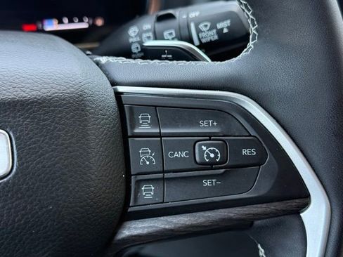 Used 2023 Jeep Grand Cherokee L Limited AWD/4WD image 49
