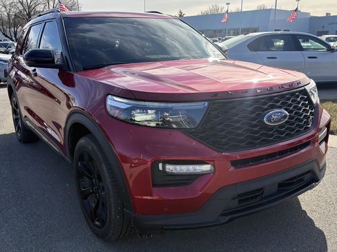 Used 2020 Ford Explorer ST w/ ST Street Pack image 2
