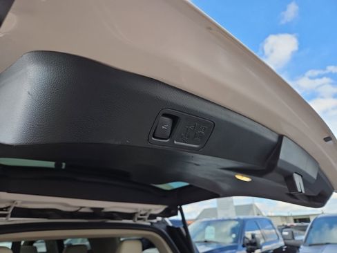 Used 2019 Ford Expedition Platinum AWD/4WD image 9