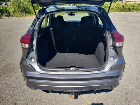 Used 2021 Nissan Kicks SV FWD image 17