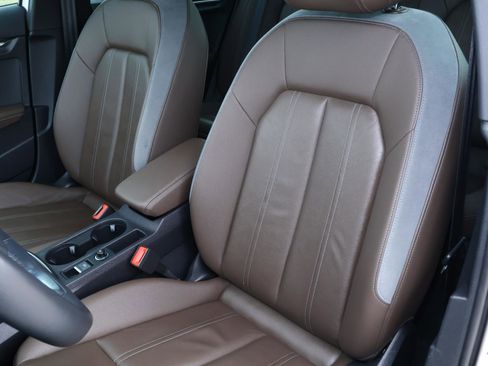 Used 2023 Chrysler 300 Touring L w/ Popular Equipment Group image 43