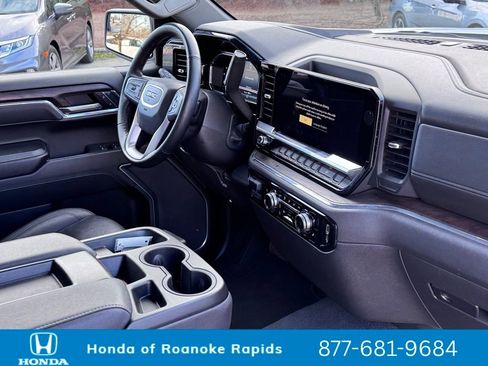 Used 2025 GMC Sierra 1500 SLT image 5