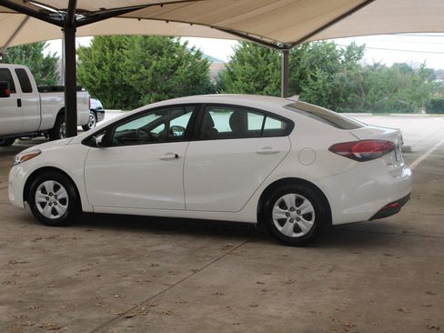 Used 2017 Kia Forte LX image 5