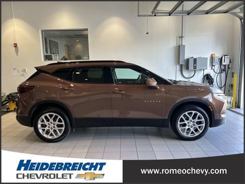 Used 2024 Chevrolet Blazer LT w/ Convenience Package AWD/4WD image 2