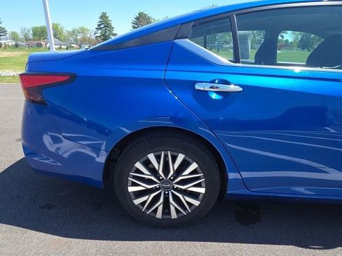 Used 2025 Nissan Altima 2.5 SV image 7