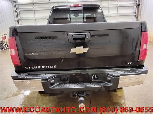 Used 2011 Chevrolet Silverado 2500 LT w/ Interior Plus Package AWD/4WD image 8
