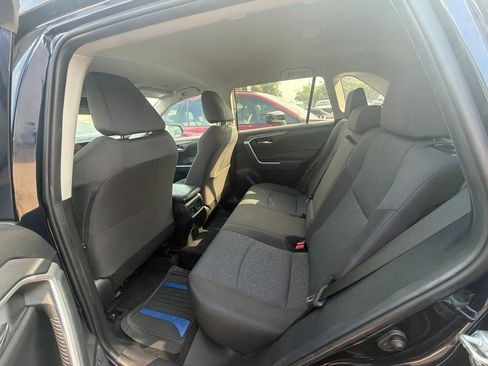 Used 2024 Toyota RAV4 XLE FWD image 7