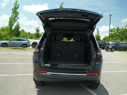 New 2026 Jeep Grand Cherokee L Laredo w/ MOPAR Finishing Package AWD/4WD image 15