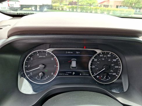 Used 2023 Nissan Rogue SV FWD image 13