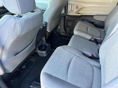 Used 2024 Toyota Sienna LE image 11
