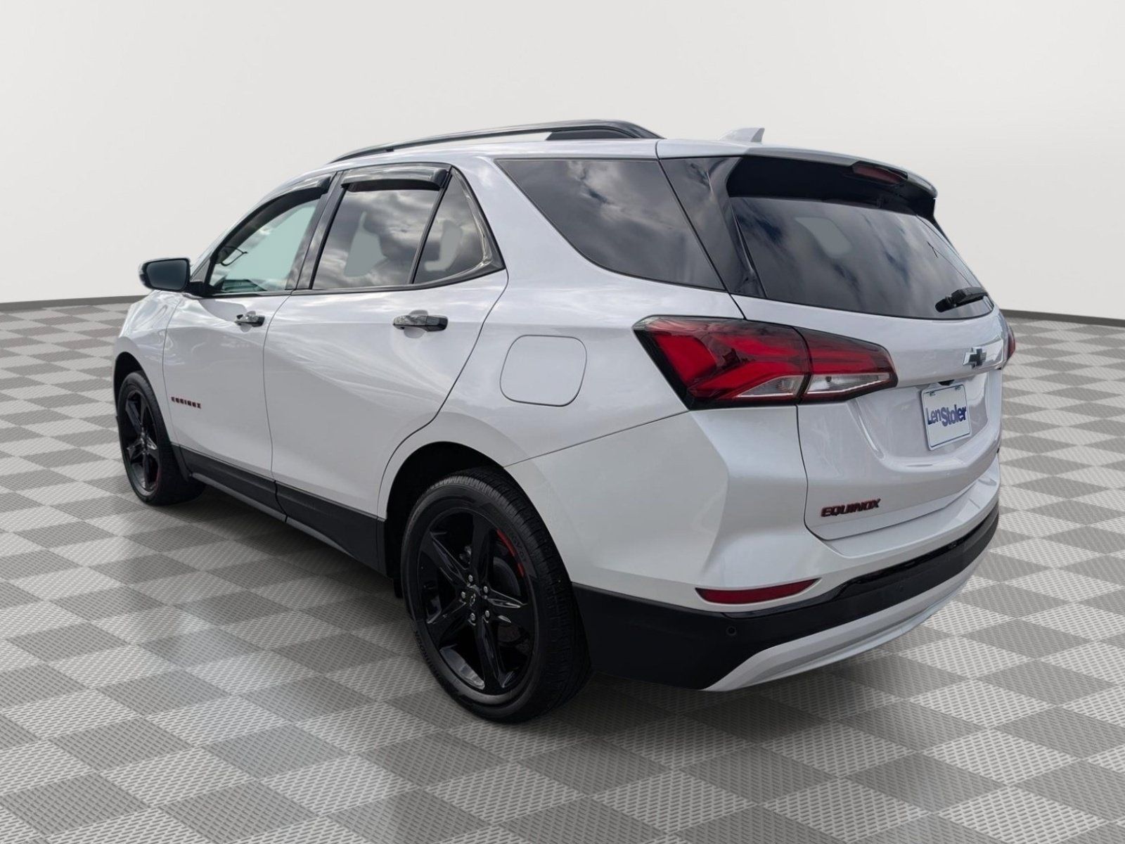 Used 2024 Chevrolet Equinox Premier AWD/4WD image 3