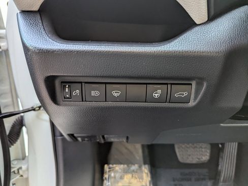 Used 2021 Toyota RAV4 XLE w/ Convenience Package image 15