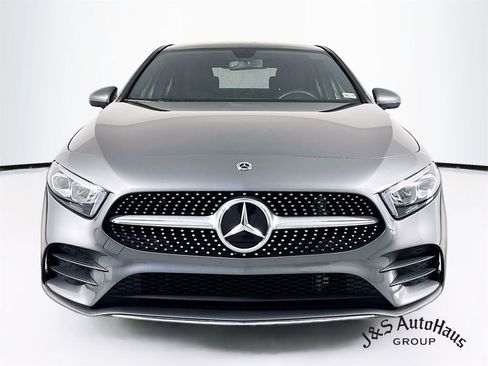 Used 2022 Mercedes-Benz A 220 4MATIC w/ AMG Line image 2
