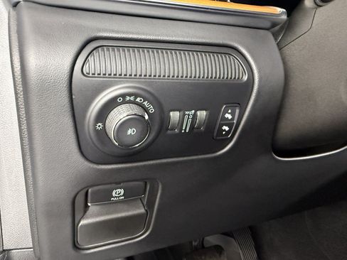 Used 2022 Jeep Grand Wagoneer Series III w/ Rear Seat Video Group 1 AWD/4WD image 26