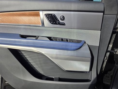 New 2026 Cadillac Vistiq Premium Luxury w/ LPO, Floor Liner Package image 19