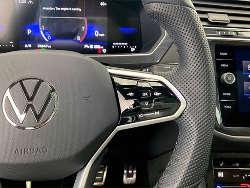 Used 2024 Volkswagen Tiguan SE R-Line image 19