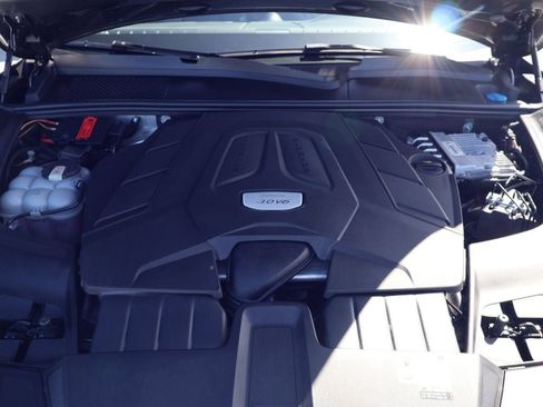 Certified 2023 Porsche Cayenne Platinum Edition AWD/4WD image 27