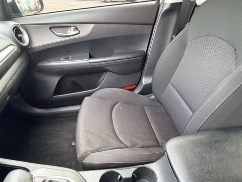 Used 2021 Kia Forte LXS FWD image 11