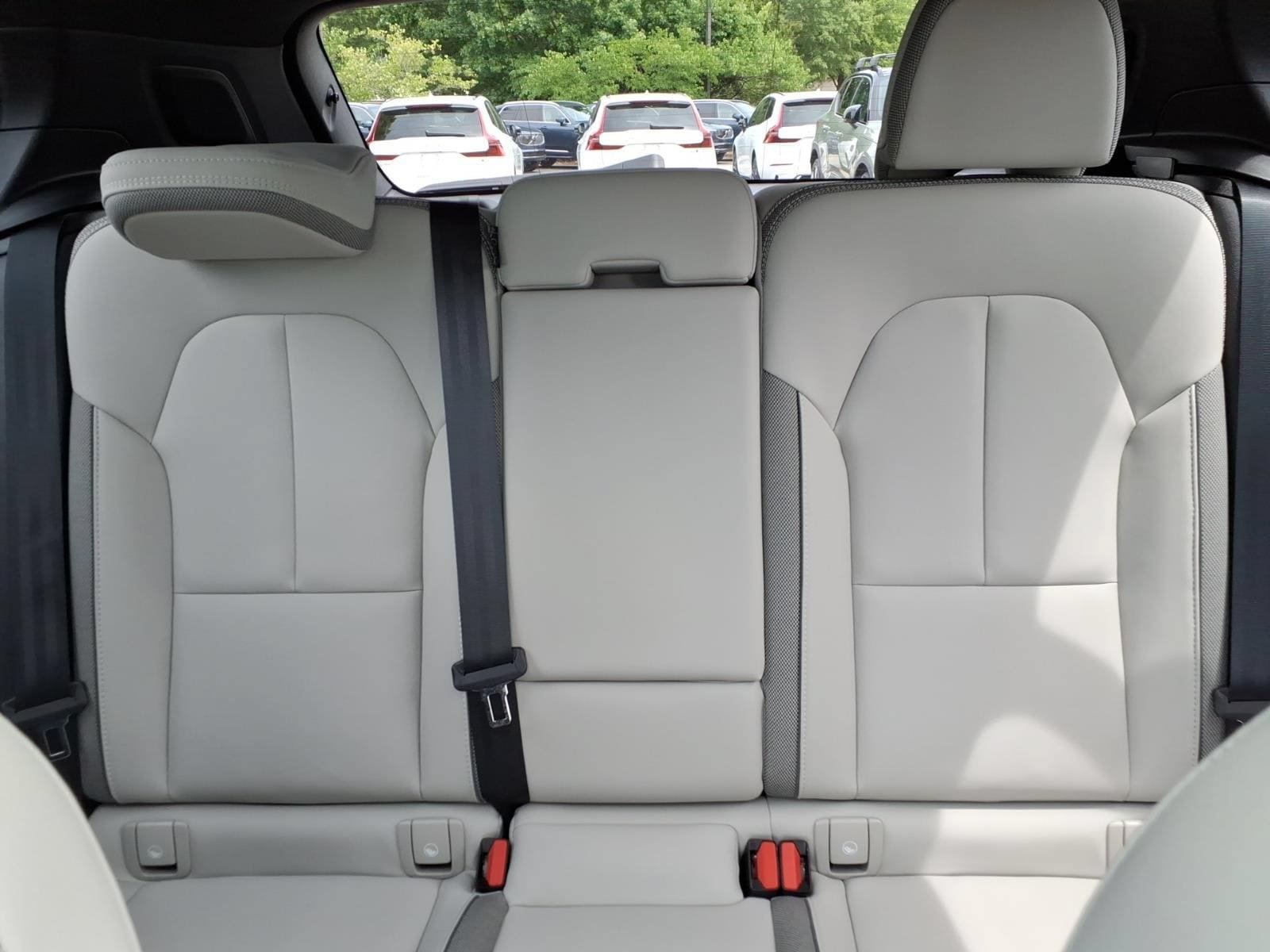 Certified 2025 Volvo EX40 Ultra AWD/4WD image 22