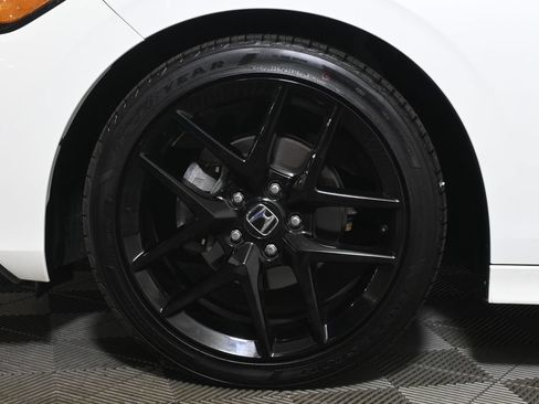 Used 2023 Honda Civic Sport image 12