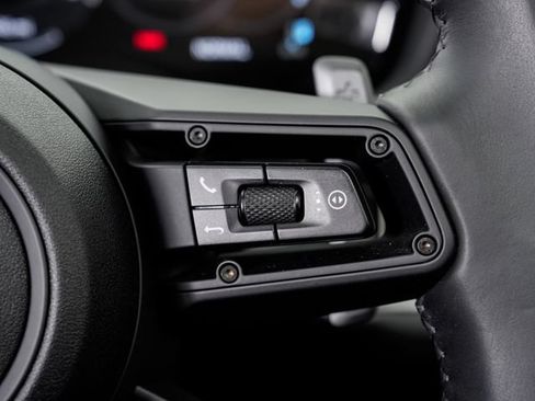 Certified 2025 Porsche Cayenne AWD/4WD image 14