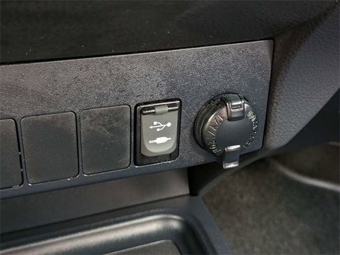 Used 2016 Toyota RAV4 XLE image 22