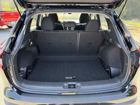 Used 2022 Nissan Rogue Sport S FWD image 18