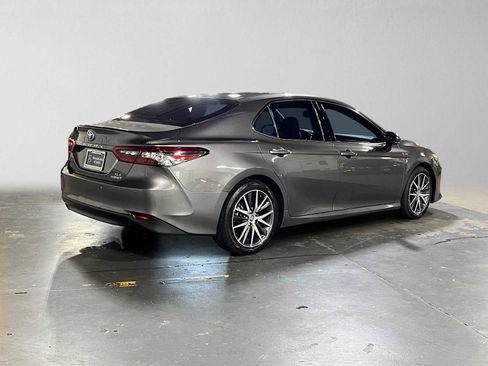 Used 2023 Toyota Camry XLE w/ Navigation Package FWD image 3