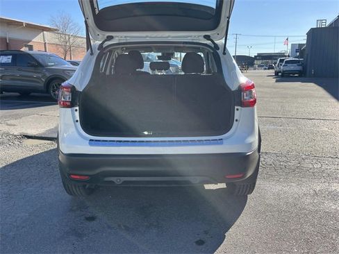 Used 2020 Nissan Rogue Sport S image 12