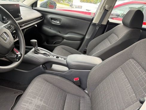 Used 2025 Honda HR-V LX image 6