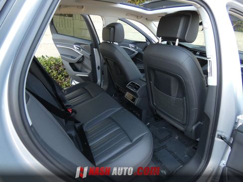 Used 2021 Audi e-tron Premium Plus AWD/4WD image 25