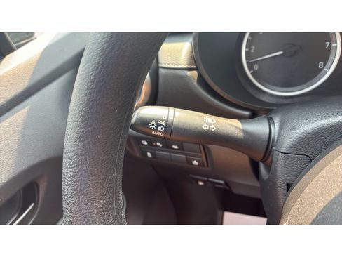 Used 2025 Nissan Versa S FWD image 19