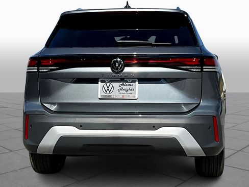New 2026 Volkswagen Tiguan SE FWD image 4