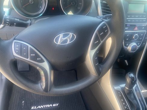 Used 2014 Hyundai Elantra GT FWD image 18
