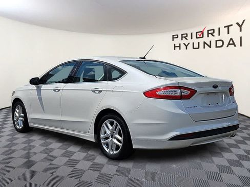 Used 2014 Ford Fusion SE FWD image 6