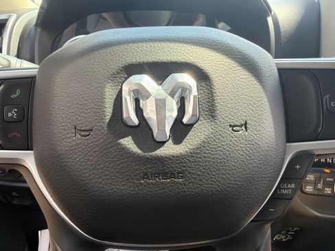 Used 2019 RAM 1500 Big Horn AWD/4WD image 34