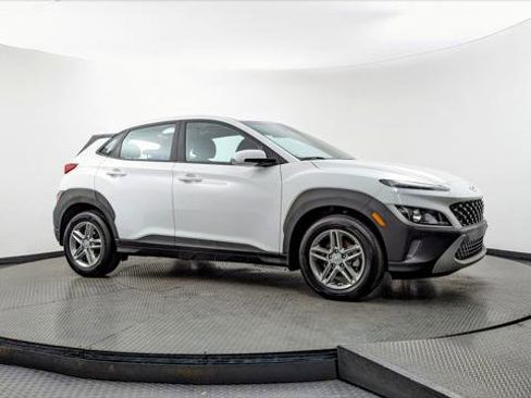 Used 2023 Hyundai Kona SE image 11