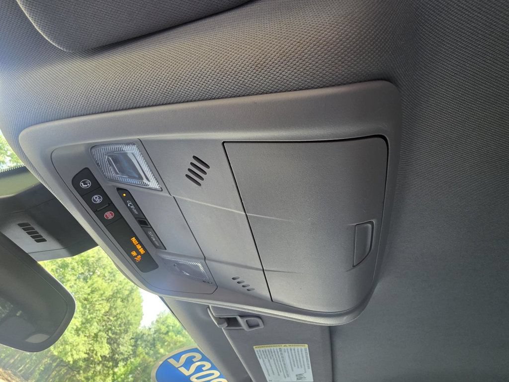 Used 2022 GMC Terrain SLE FWD image 23