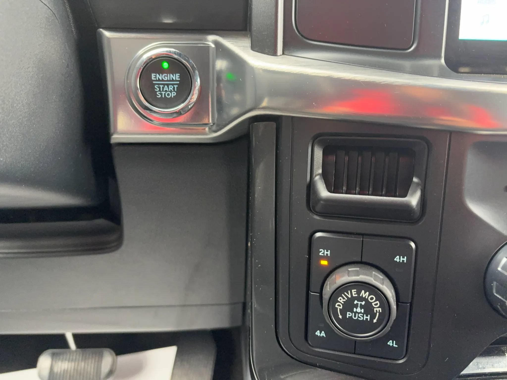 Used 2021 Ford F150 Lariat AWD/4WD image 33