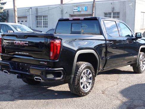 Used 2024 GMC Sierra 1500 AT4 image 3