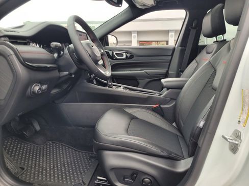 New 2026 Jeep Compass Trailhawk w/ Sun, Sound & Navigation Group image 3