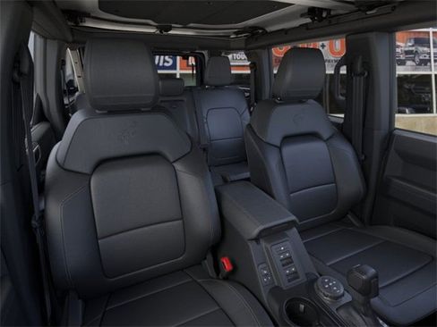 New 2025 Ford Bronco Badlands image 10