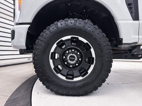 Used 2025 Ford F350 Platinum w/ Tremor Off-Road Package image 17