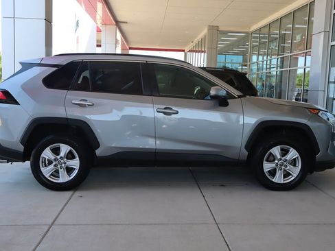 Used 2021 Toyota RAV4 XLE AWD/4WD image 11