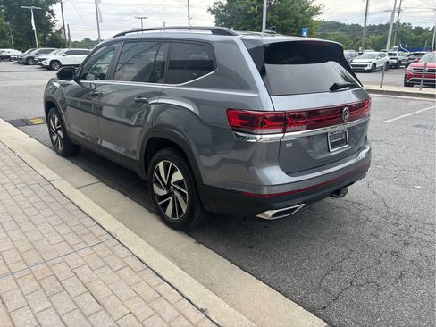 Used 2024 Volkswagen Atlas SE FWD image 5