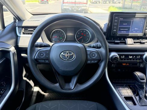 Used 2021 Toyota RAV4 XLE AWD/4WD image 11