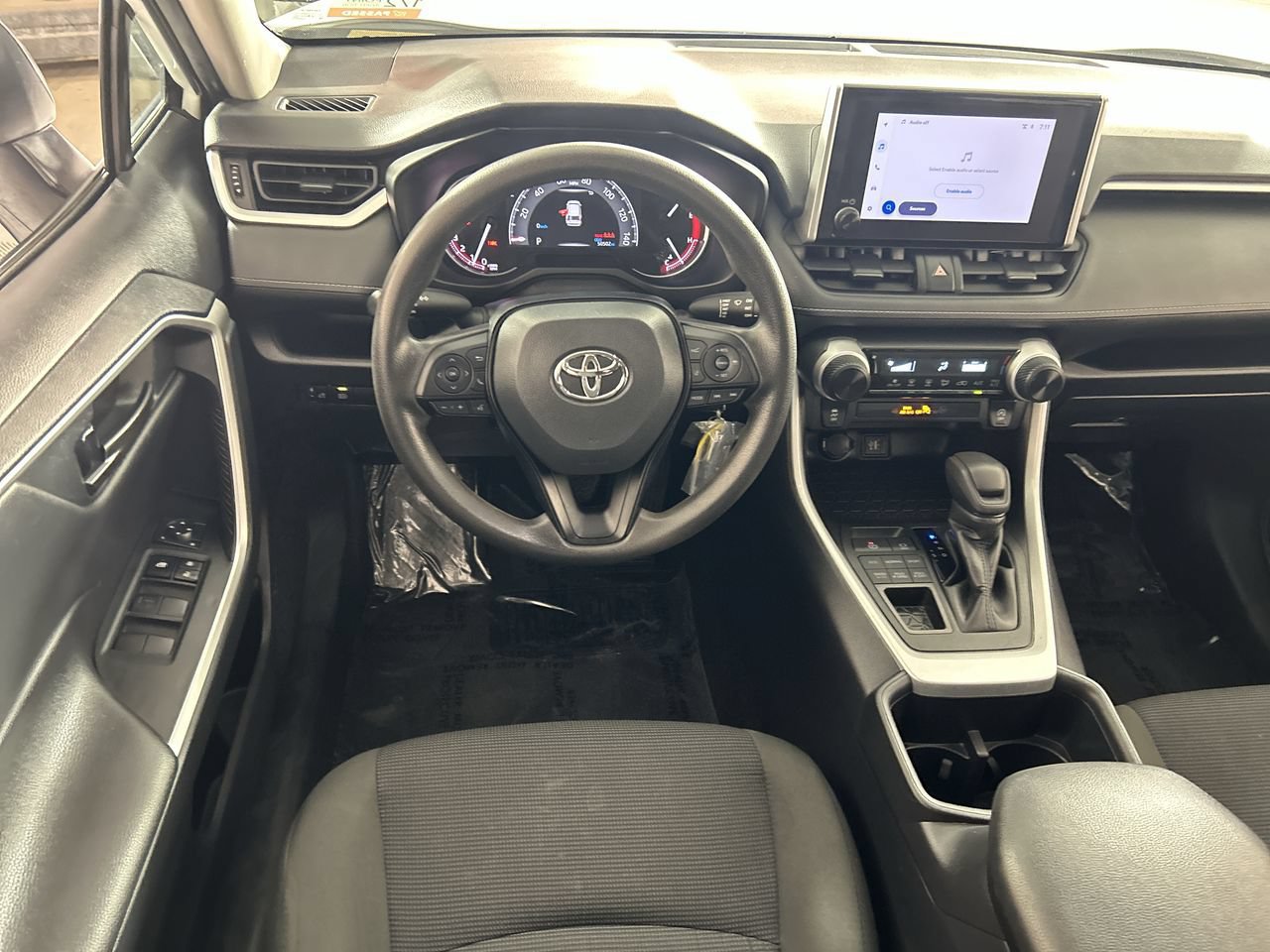 Used 2025 Toyota RAV4 LE AWD/4WD image 22